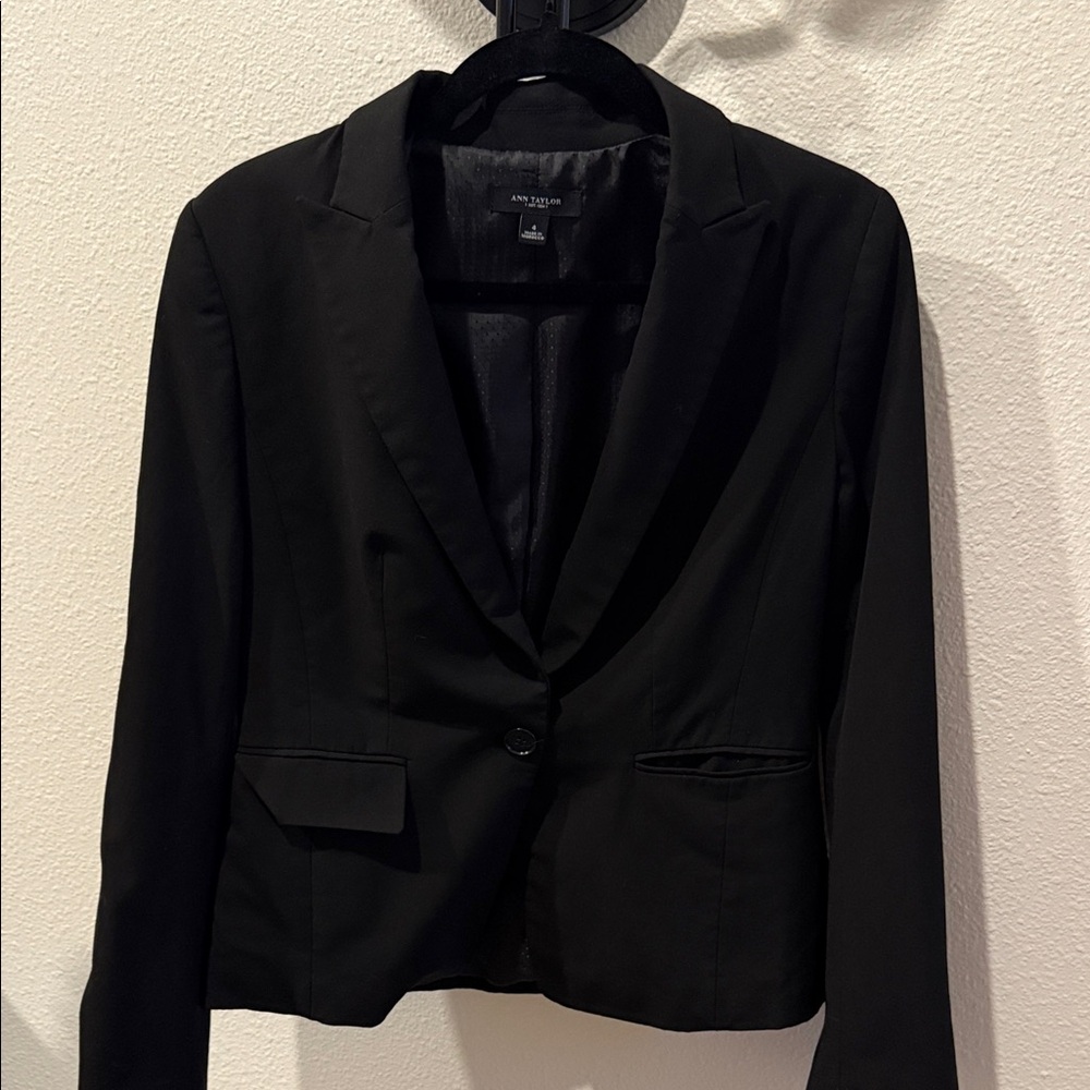 Anne Klein Women's Classic Black Blazer